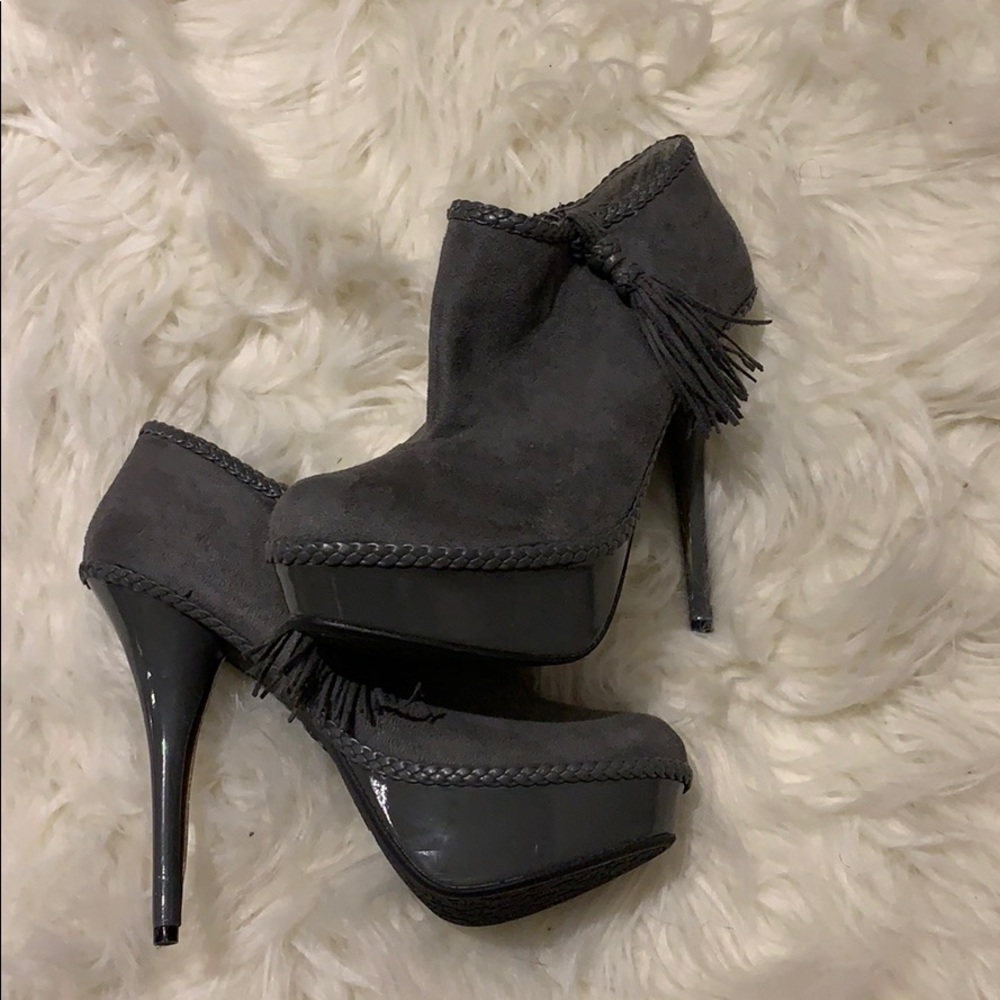 JustFab Brand new winter booties